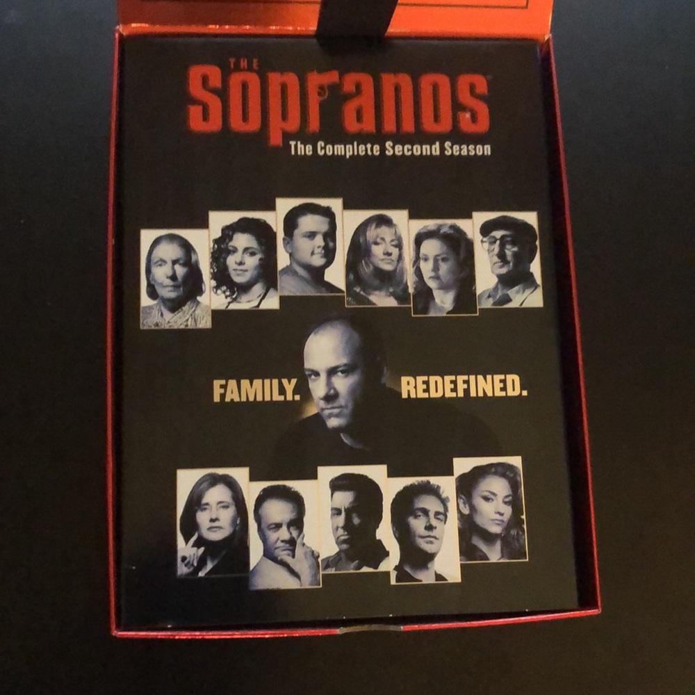 NEW LISTING! HBO Sopranos Complete Second Season - Picture 5 of 9